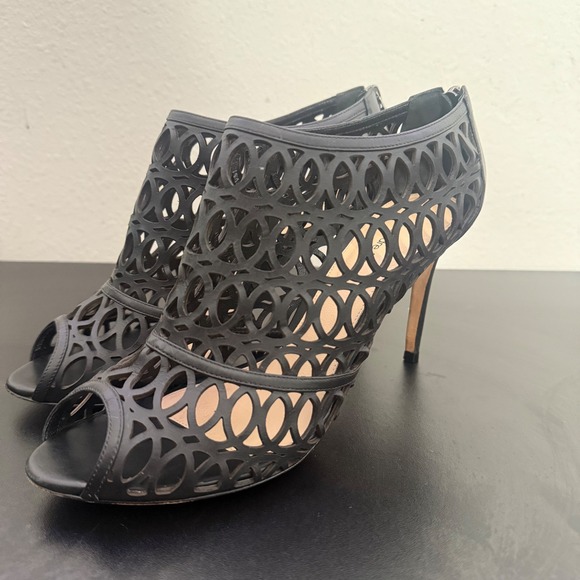Alexandre Birman Black Leather Cut Out Heels Size 40.5 Laser Cut Peep Toe Shoes - Picture 10 of 10